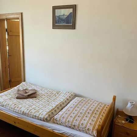 Zamek Mokrosuky Buitenkant foto