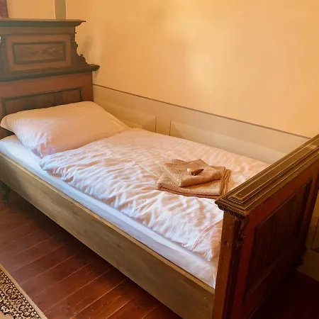 Zamek Mokrosuky Buitenkant foto