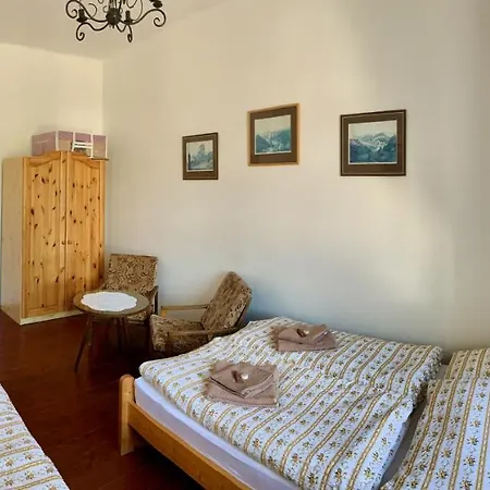 Zamek Mokrosuky Buitenkant foto