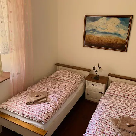 Zamek Mokrosuky Buitenkant foto