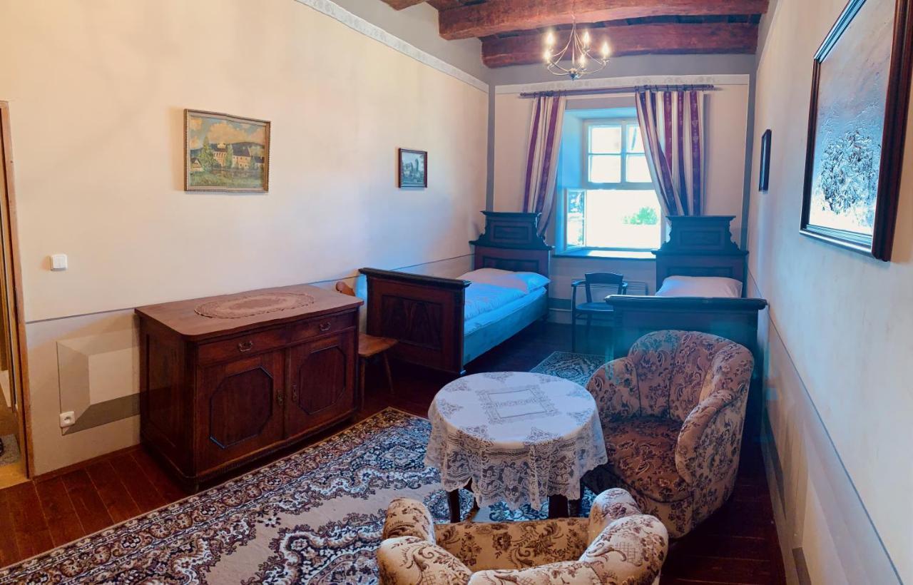 Zamek Homestay Mokrosuky